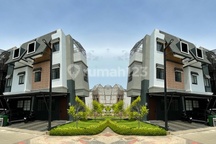 For Sale Rumah 3 Lantai Ada Rooftop Kondisi Baru di Dalam Cluster Strategis