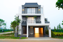 Luxurious House 5BR in The Heart of BSD City Tangerang with Very Strategic Location