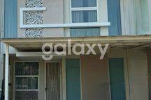 Disewakan Rumah Di Pakuwon City Cluster Suvadiva Grand Island (siap Huni) Semi Furnish