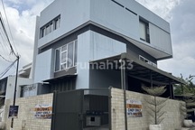 Rumah di Puri Kembangan Luas 12X15 Posisi Hook