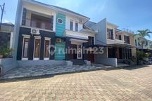 Rumah 6 Kamar Tidur Dalam Perum Cokro Regency