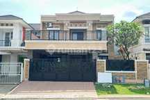 Disewa Rumah Mewah di Boulevard Kota Wisata , Siap Huni , Unfurnished, Ada Ac + Kitchenset , Sudah Renovasi, 5Kamat Tidur , Bersih , Rapi , Siap Huni , Lokasi Strategis Dekat Tol dan Mall Living World , Cakepp