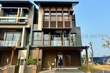 Rumah Mewah 3 Lantai 4,8 M Dekat Dengan Akses Tol Bsd Dan Stasiun