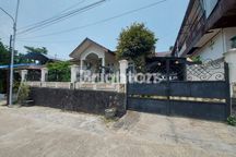 RUMAH 4 KAMAR DEKAT LOTTE MART