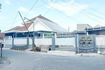 Rumah 1 LT Perum Tawangsari Permai Dekat Tol Karangpilang & Mastrip