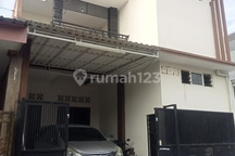 Jual Cepat Rumah Terawat Siap Huni 2Lantai