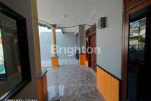 Rumah dengan 6 kamar cocok untuk rumah tinggal ataupun kantor di Griya Shanta Malang, dekat UB,Suhat,Polinema
