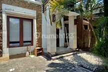 Rumah Kontrakan Bagus Furnished SHM Nusa Dua, Badung