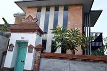Rumah Kontrakan Rumah Mewah 2 Lantai, di Ketewel, Gianyar