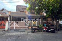 RUMAH 2 LANTAI FURNISHED SIAP HUNI FAJAR INDAH SOLO