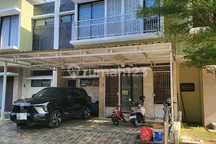 Rumah 2 Lantai di Water Front