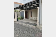 Jual Rumah Baru Renovasi di Kemlaten, Karangpilang