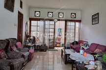 Rumah 2 Lantai Bukan Heritage Cocok untuk Usaha Area Ramai Sayap Dago