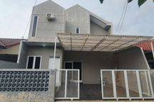 Rumah 2 Lantai Bagus Furnished SHM di Jalan Imogiri Barat, Bantul