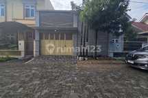 Rumah Siap Huni Lingkungan Elite Jalan Bunga Solo Baru