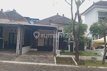 Rumah Bagus Di Perumahan 