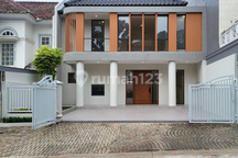 Rumah Mewah Modern di Legenda Wisata Cibubur