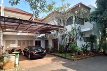 Urgent Harus Terjual Rumah dengan Pool Lokasi Strategis Dekat Mall One Belpark Cilandak