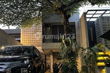 Dijual Rumah 2 Lantai Konsep Villa  Dalam Kawasan Elit, Nempel Scbd, Nempel Akses Jl. Senopati