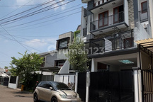 Rumah Lux 4 LT Full Furnish Siap Huni Dekat Jalan Semanggi
