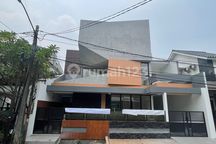 Di Jual Rumah Renovasi Di Dalam Cluster One Get System Ada Kolam Renang Di Bintaro Sektor 9 