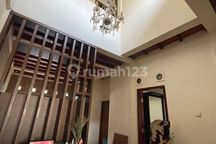 Rumah Asri 2 Lantai Lokasi Strategis Bebas Banjir Dekat Bsd