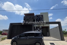 Jual Rumah Modern Minimalis Include Furnish Area Solo Baru 1,99 Milyar