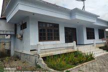 Rumah, Ruko Dan Rumah Burung Walet Di Pinggir Jalan Utama Ambulu