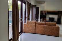 Rumah Villa Lokasi Strategis di Seminyak Bali 5096
