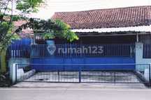 Investasi Menguntungkan!! Rumah Luas, Lebar Depan Istimewa