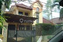 Investasi Ideal untuk Keluarga Besar. Rumah Mewah Siap Huni di Cinere Depok