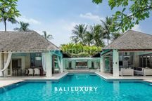 Vila Estate Mewah Hak Milik di Prime Seminyak Dekat Pantai