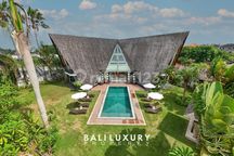 Vila Hak Milik di Padonan - 4 Kamar, Lahan Luas & Lokasi Strategis