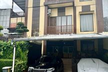 Turun Harga Rumah Bagus Siap Huni 3 Lantai Cluster Terdepan Equator Sentul City