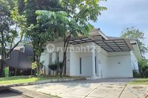 Jual Dibawah Harga Pasar Rumah Siap Huni View Golf Taman Parahyangan Sentul City