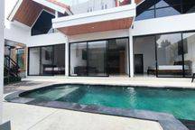 Brand New 3 Bedrooms Villa Fully Furnished In Tumbak Bayuh Canggu