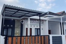 Rumah Minimalis Belakang Podomoro Park Shm