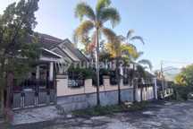 Rumah Menarik Di Wenang Permai 2 Manado. Semi Furnished Bonus Buat Pembeli, Harga Terjangkau