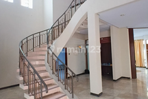 Rumah di Pusat Kota Manado,Lt 606 Strategis bisa Dibuat Komersial Cocok untuk Usaha atau Kantor.