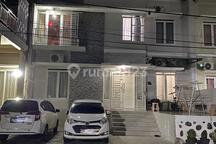 Rumah Cantik 2 Lantai, Minimalis Modern Lt 150 di Taman Sari. Harga Terjangkau.