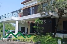 Rumah Mewah, Jual Cepat, Limited Edition, Jarang Ada, Full Furnished Harga Menarik, di Hollandvillage