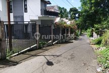 Rumah Cantik 2 Lantai Parkir Luas Paving, View Laut, Hook, Minimalis Modern