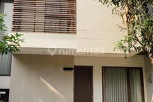 Rumah Modern Strategis di Cbd Bsd Dekat Dengan Aeon Mall Dan Tol
