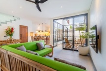 Luxury 3Br Villa 450M To Legian Beach, Walk-In Living