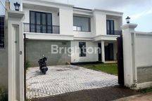 Rumah Besar Mewah 7 Br Di Renon Luas Tanag 520.m2