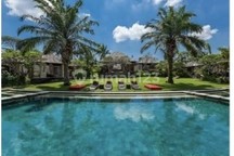 Prime 6 BR Villa : Private Tennis Court, Pool 5 Minutes to Finns