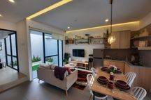 Rumah 2 Lantai Grand Wisata Bekasi 3 Kamar Tidur Full Furnished Balkon Strategis