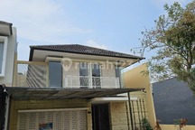 Rumah 450m2 Semi Furnished Royal Residence, De Rosenburg, Wiyung, Surabaya barat, Full renovasi bagus marmer mewah terjangkau