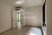 Apartement Lloyd Alam Sutera Apartemen 3 BR Semi Furnished Bagus