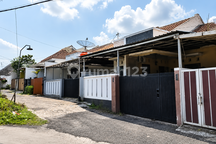 Rumah1 Lantai Dalam Perum SHM Pinggir Jalan Utama